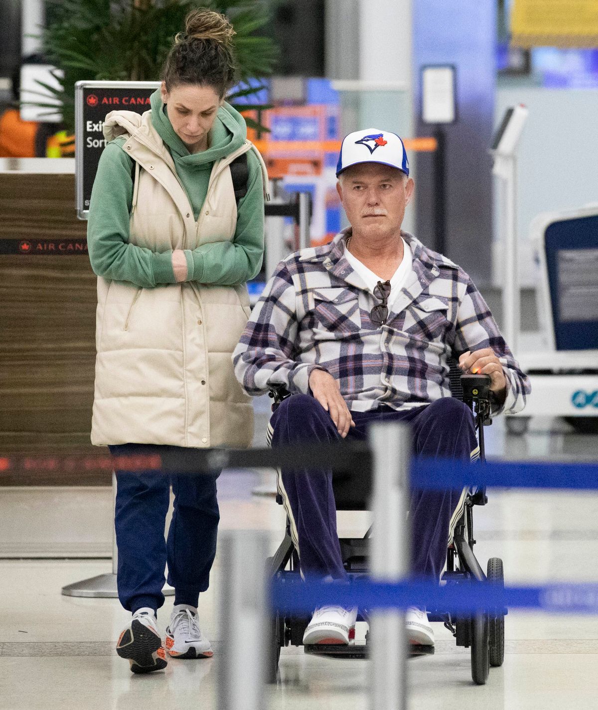10/16/2025 EXCLUSIVE: Eric Dane is spotted in a wheelchair as he leaves Toronto International Airport. The 52 year old American actor and Euphoria star has pledged to continue working and fighting amid his ALS battle.
**VIDEO AVAILABLE**
sales@theimagedirect.com Please byline:TheImageDirect.com
*EXCLUSIVE PLEASE EMAIL sales@theimagedirect.com FOR FEES BEFORE USE