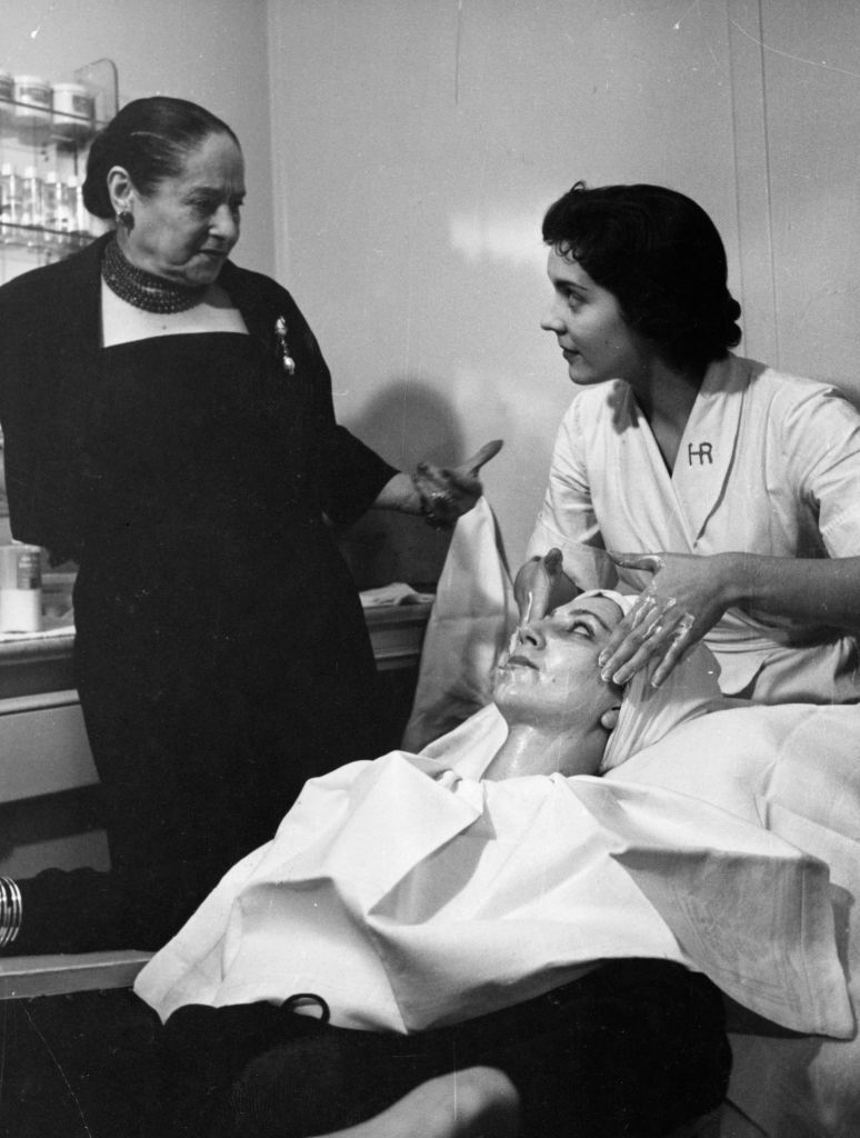 Kozmetikai kezelés Helena Rubinstein szalonjában