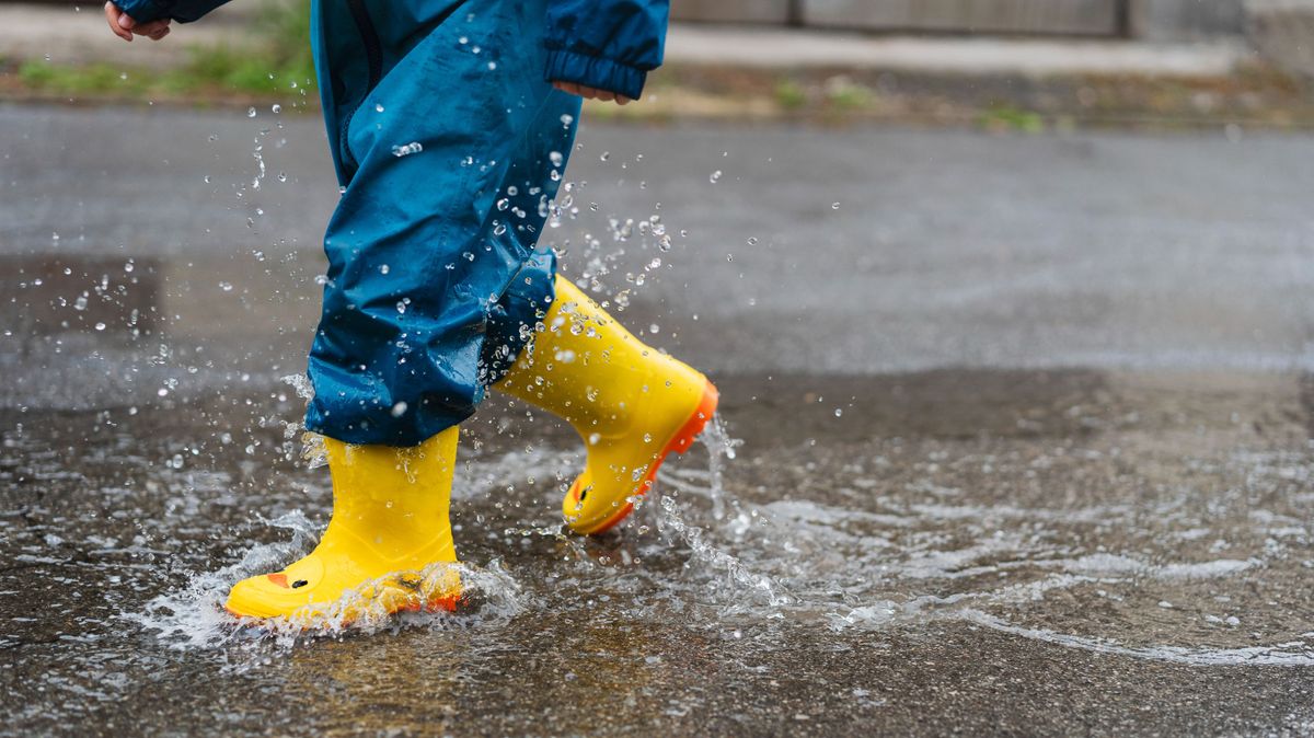 Fordulat az időjárásban: eső miatt adtak ki figyelmeztetést