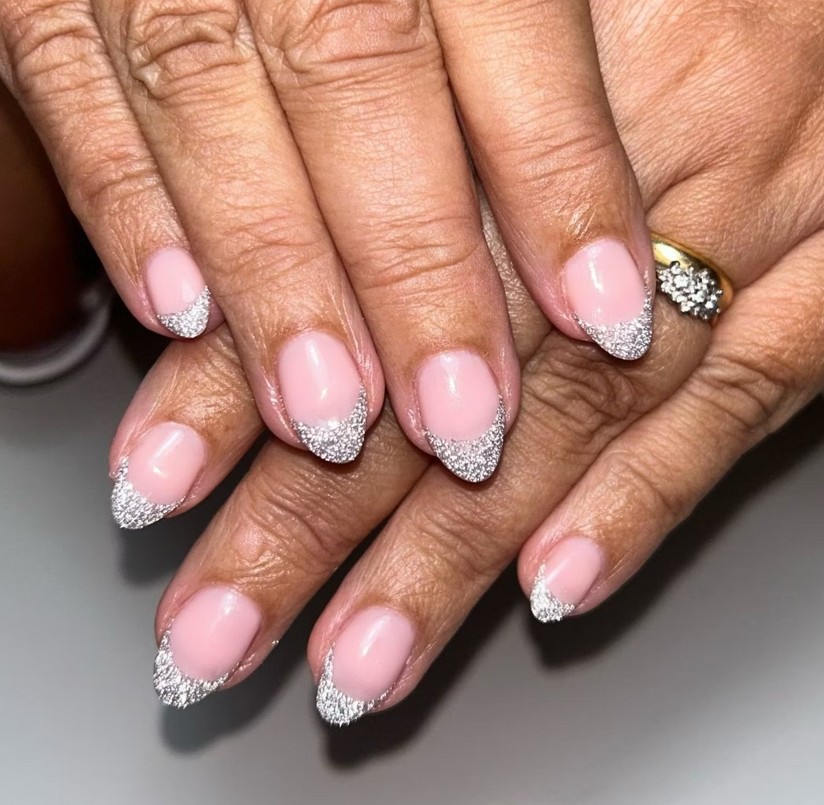 fényvisszaverős körömtrend