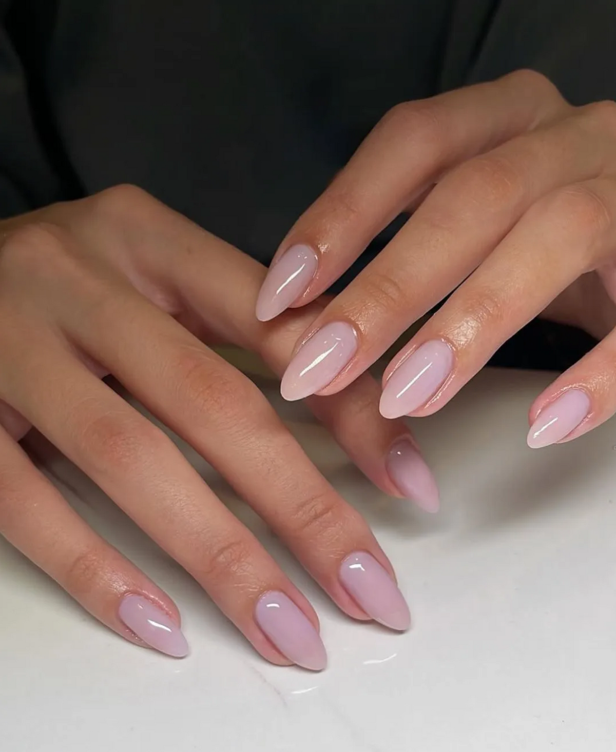 Levendula lila körmök