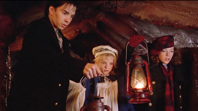 Váratlan utazás-kvíz, amiben a szereplők Gus Pike, Sarah és Felicity King is szerepelnek.