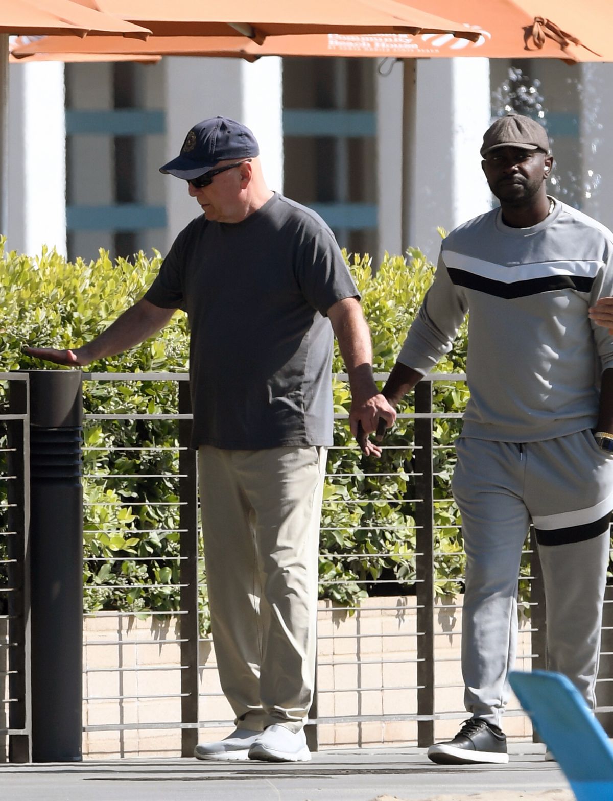 Bruce Willist és az ápolóját csütörtökön fotózták le