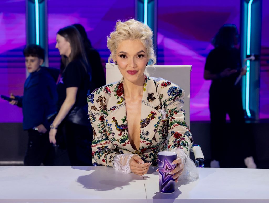 Minden eddiginél fényesebben ragyogott a zsűri a Megasztár 4. élő show-jában