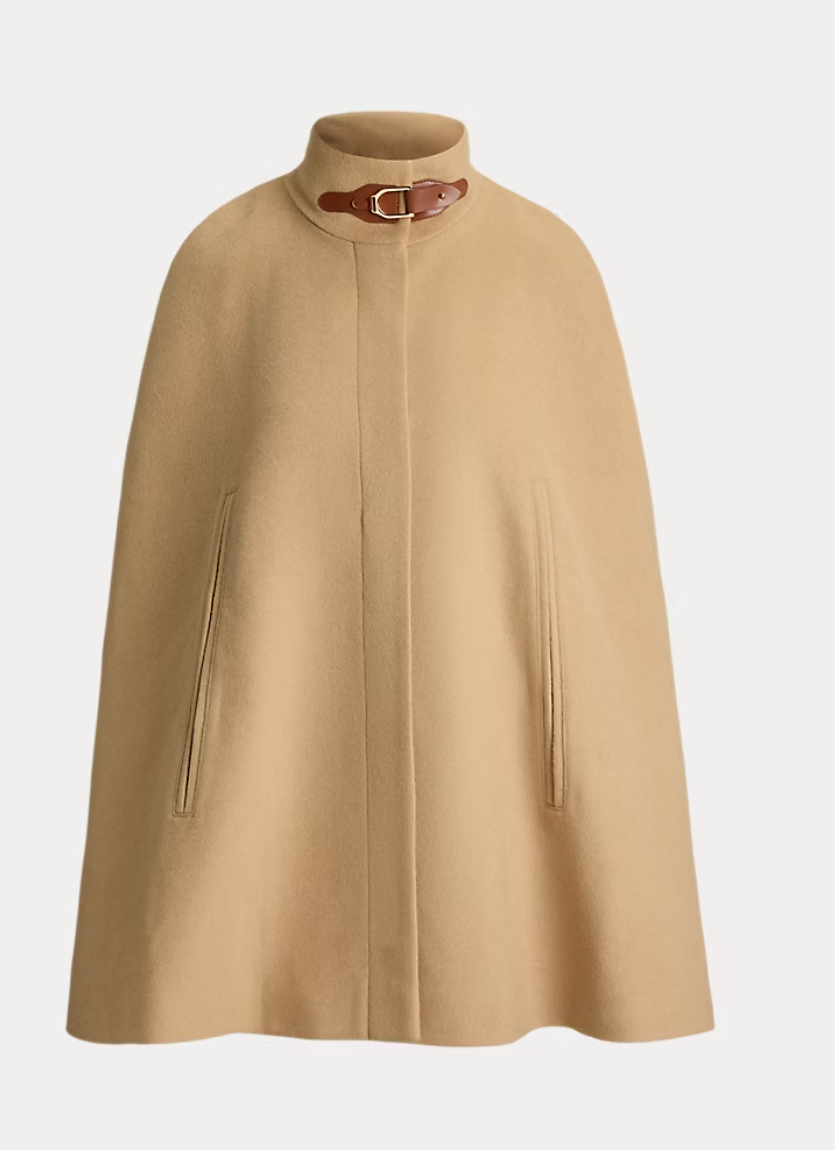 Pelerin bézs színben, csattal