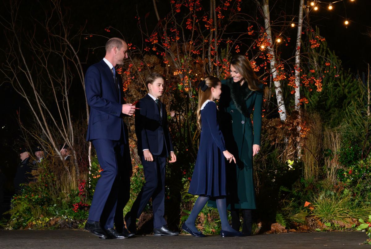 Vilmos herceg és Katalin hercegné Györggyel, Lajossal és Sarolta hercegnővel az Együtt karácsonykor ünnepségen.