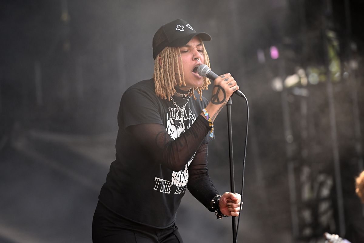 Poorstacy 26 évesen halt meg.