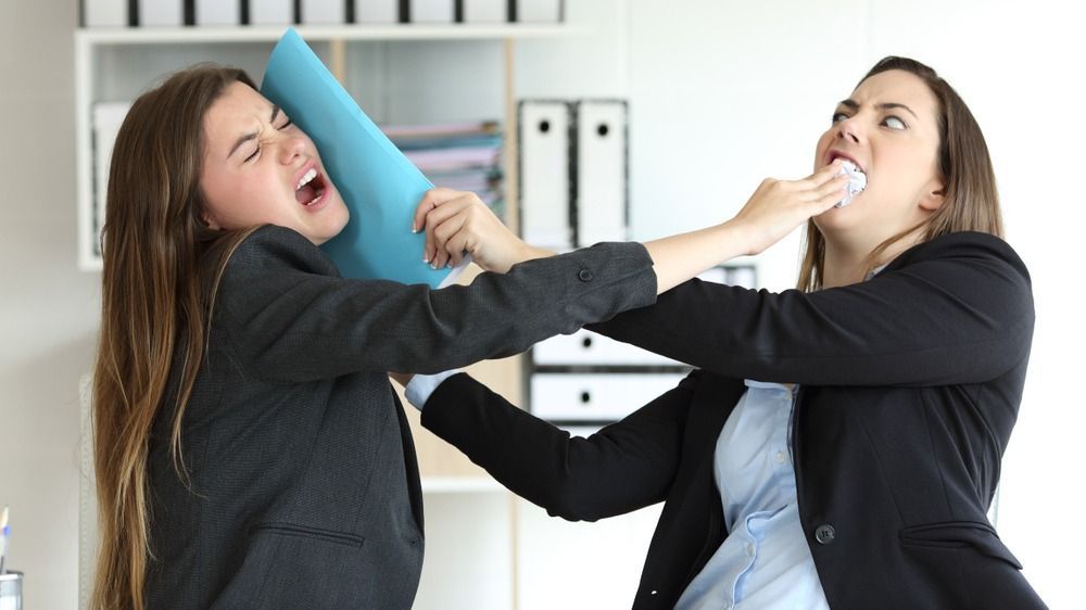 Agresszív kollégák a munkahelyen