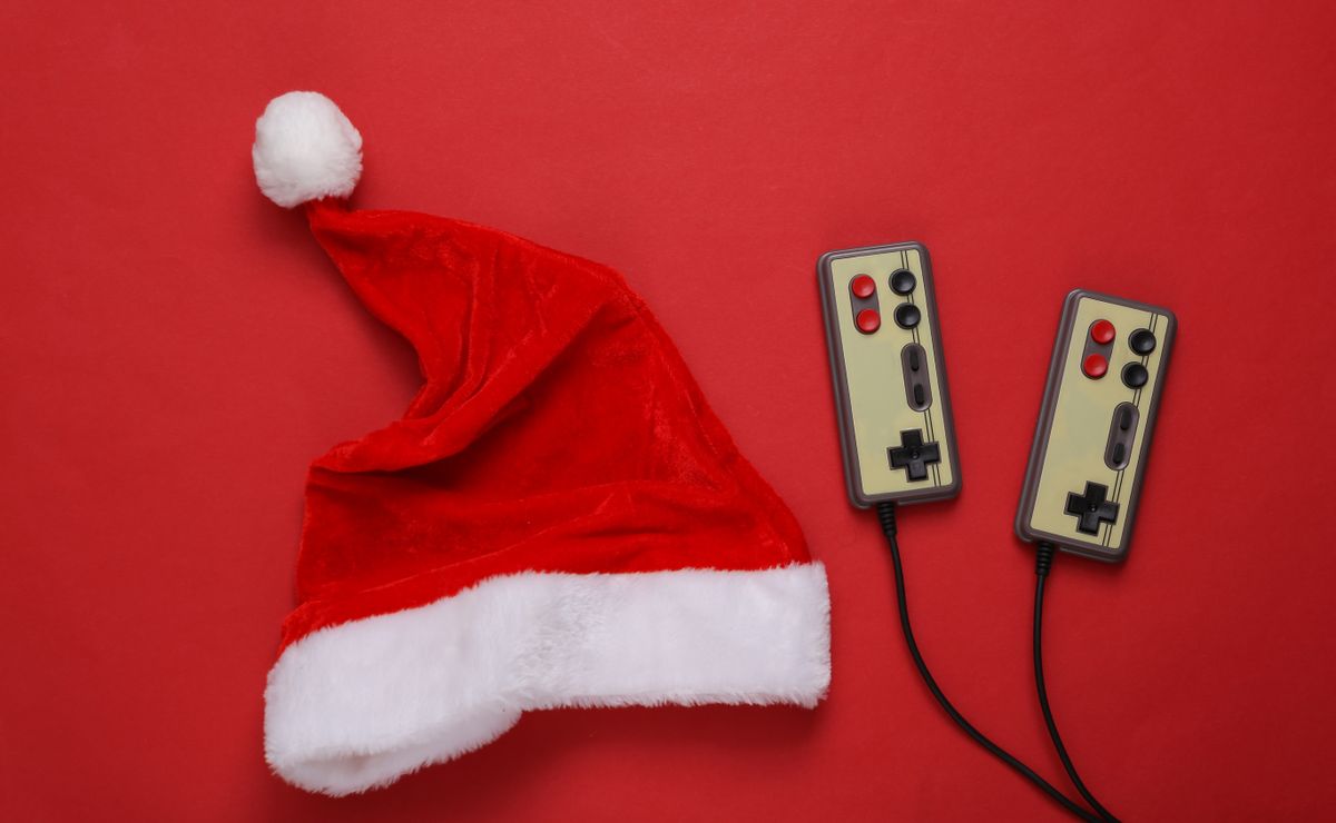 A régi karácsonyi ajándékok közül az egyik legmenőbb a kazettás konzol volt, amiből a képen csak a kontroller látszik.