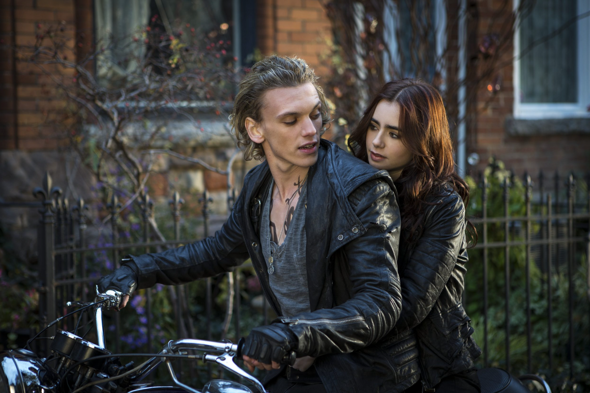 A végzet ereklyéi (2013)