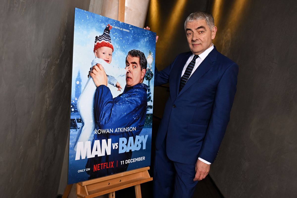 Rowan Atkinson A férfi a csecsemő ellen című Netflix-sorozat premierjén. 