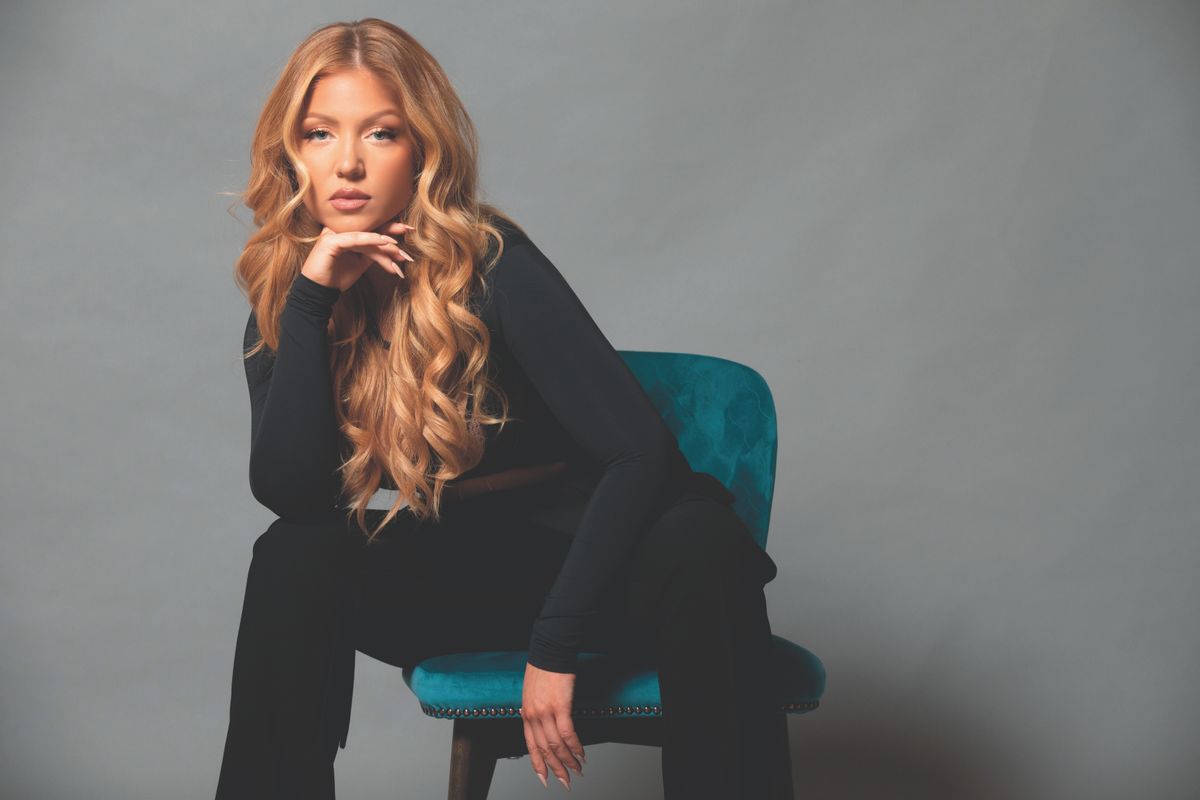 Tolvai Reni nem bánja, hogy sűrű lesz a decembere. 