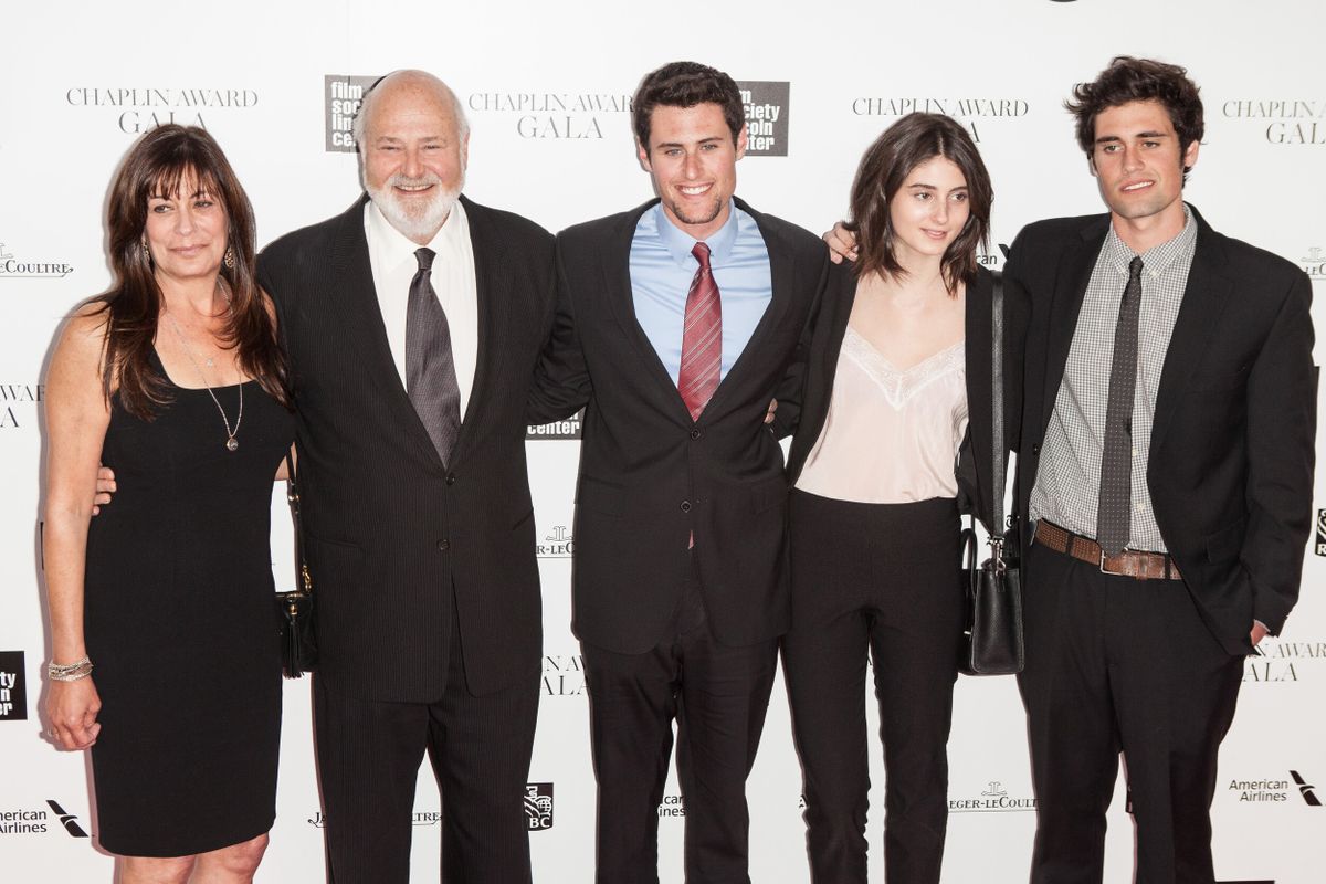 Rob Reiner és családja a Chaplin-díjátadó gálán 2014. április 28-án, Nick Reiner a jobb szélén.