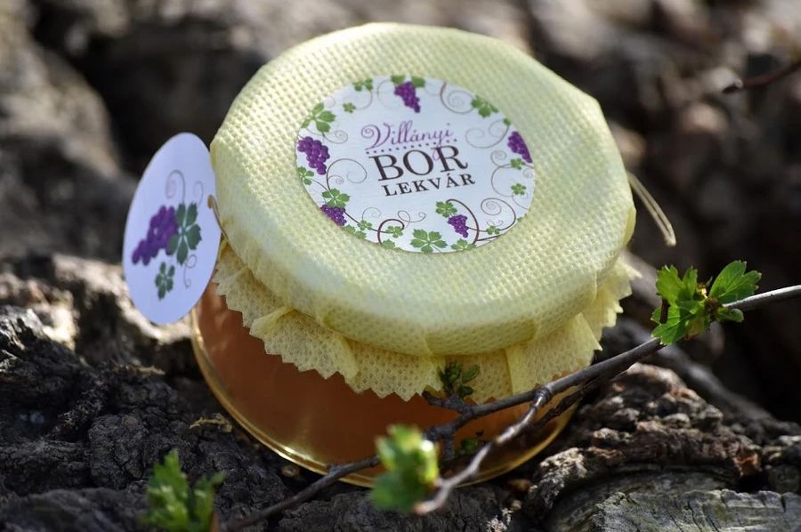 Fehérboros vaníliás-mazsolás Villányi Borlekvár Forrás: borlekvar.com