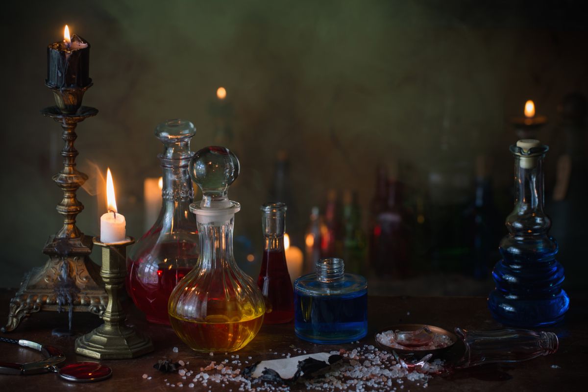 Luca-napi szokások, hagyományok - A gyertya lángja mutatja meg a jövendőbelidet