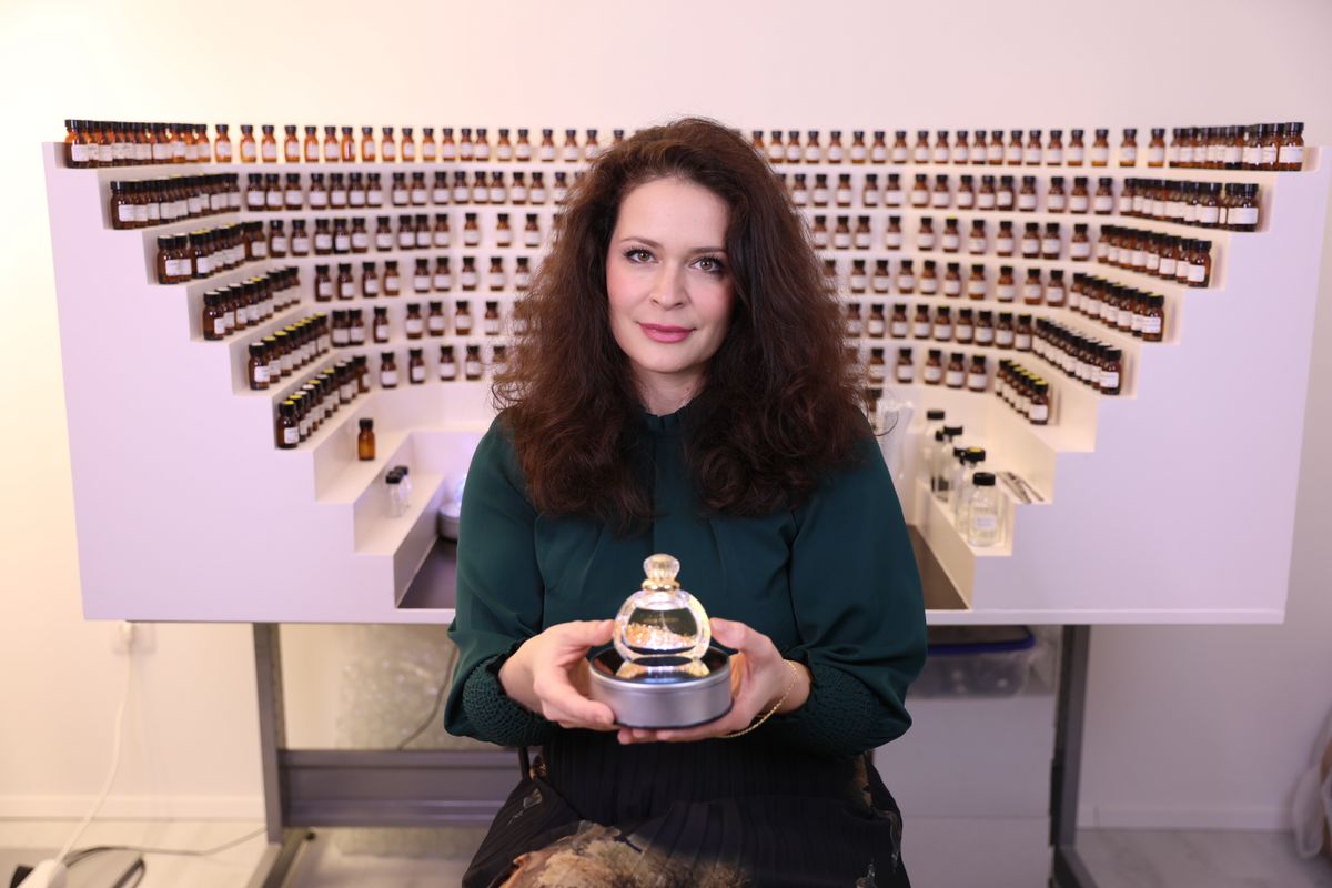 Minya Viktória, parfümőr