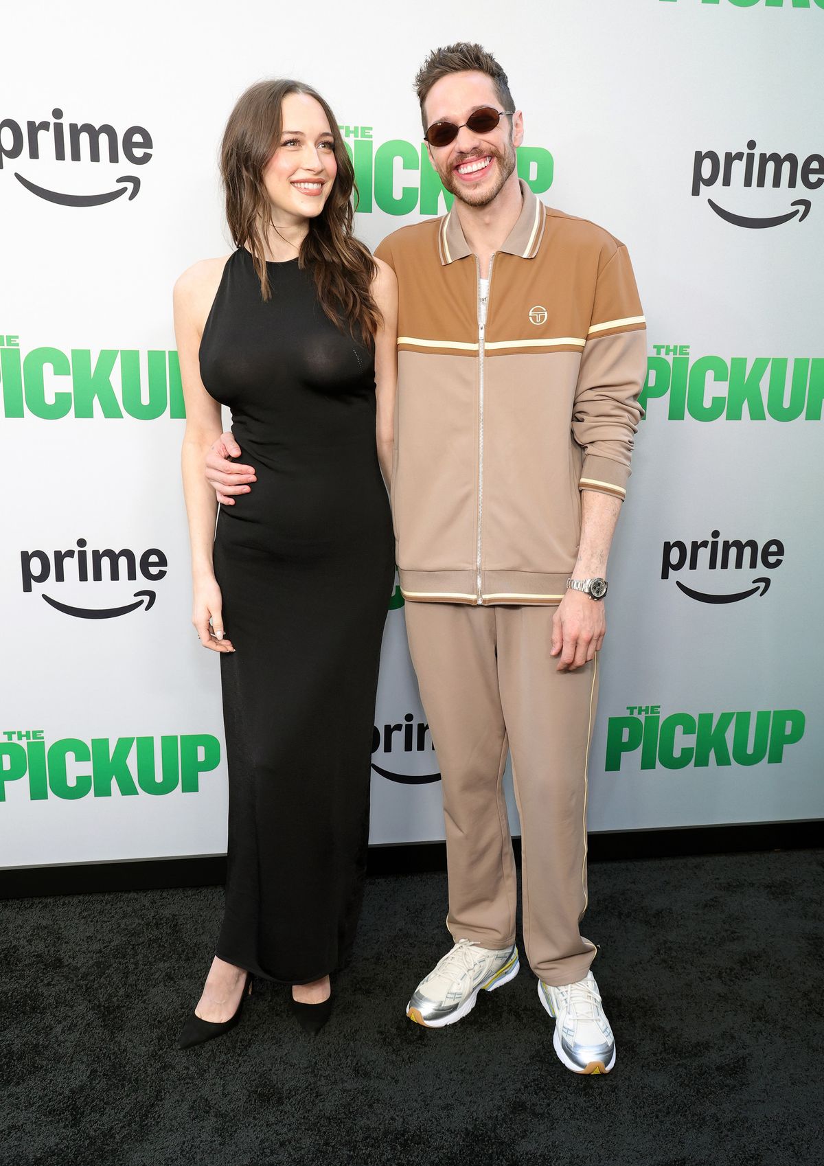 Megszületett Elsie Hewitt és Pete Davidson kisbabája