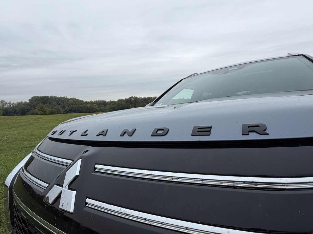 Mitsubishi Outlander PHEV orrésze.