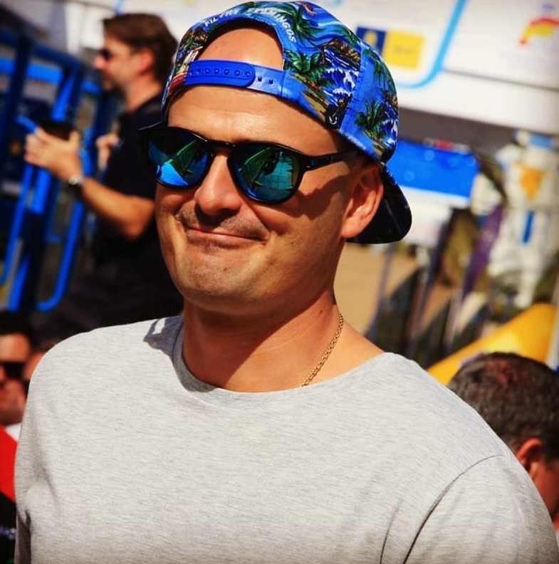 Gróf Széchenyi István utódja baseball sapkában