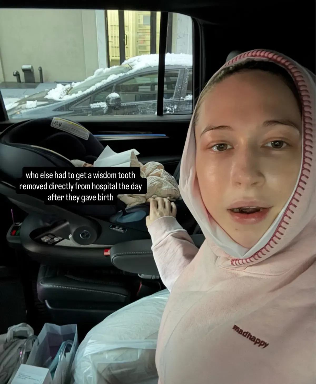 Elsie Hewitt gyermekének első útja megint a kórházba vezetett