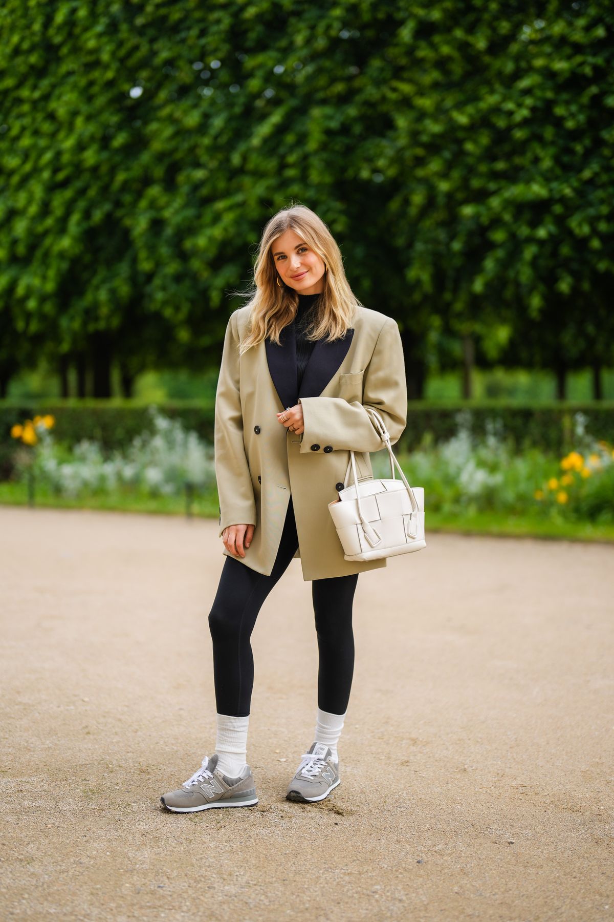 fekete leggings, oversize blézer