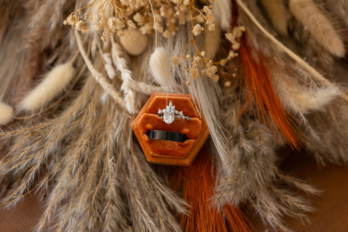 különleges gyűrű