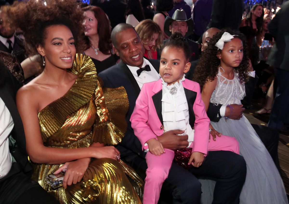 Solange Knowles, Jay-Z és lánya Blue Ivy Carter a 59. GRAMMY-díjátadó gálán 2017. február 12-én