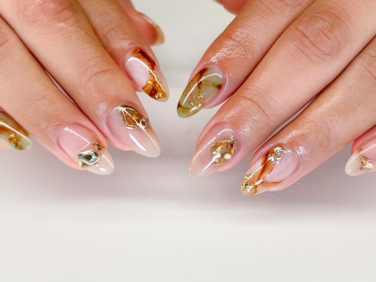 tél körömtrend karamell