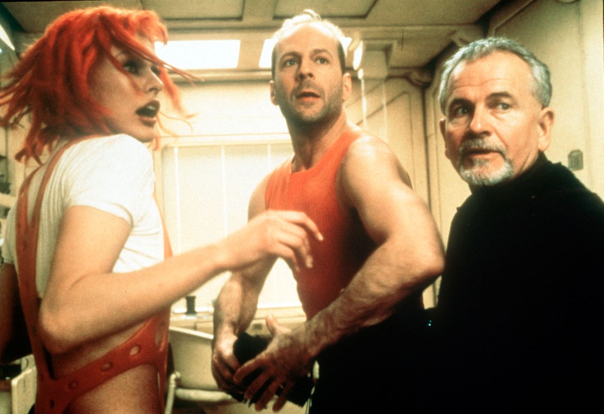 DAS FNFTE ELEMENT

sa190200 PRO7 2015
Im Jahre 2259: Die Erde steht vor einer tdlichen Bedrohung. Denn alle 5000 Jahre ffnet sich ein Tor zwischen den Dimensionen, und das absolut Bse, nimmt den Kampf gegen das Gute in der Welt auf...
Bild. Leeloo (MILLA JOVOVICH), Korben Dalls (BRUCE WILLIS), Cornelius (IAN HOLM)
40491
, 19kpaelemen2