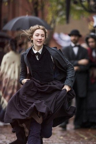 Saoirse Ronan a Kisasszonyok című filmben