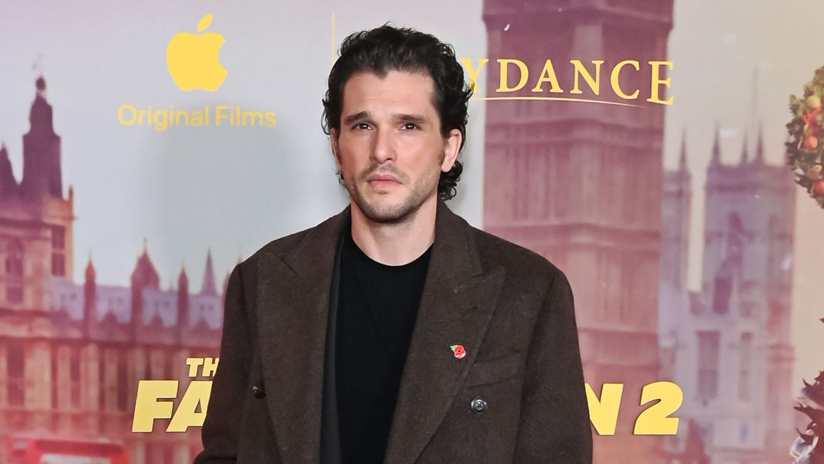 Kit Haringtont egy tati étteremben kapták lencsevégre