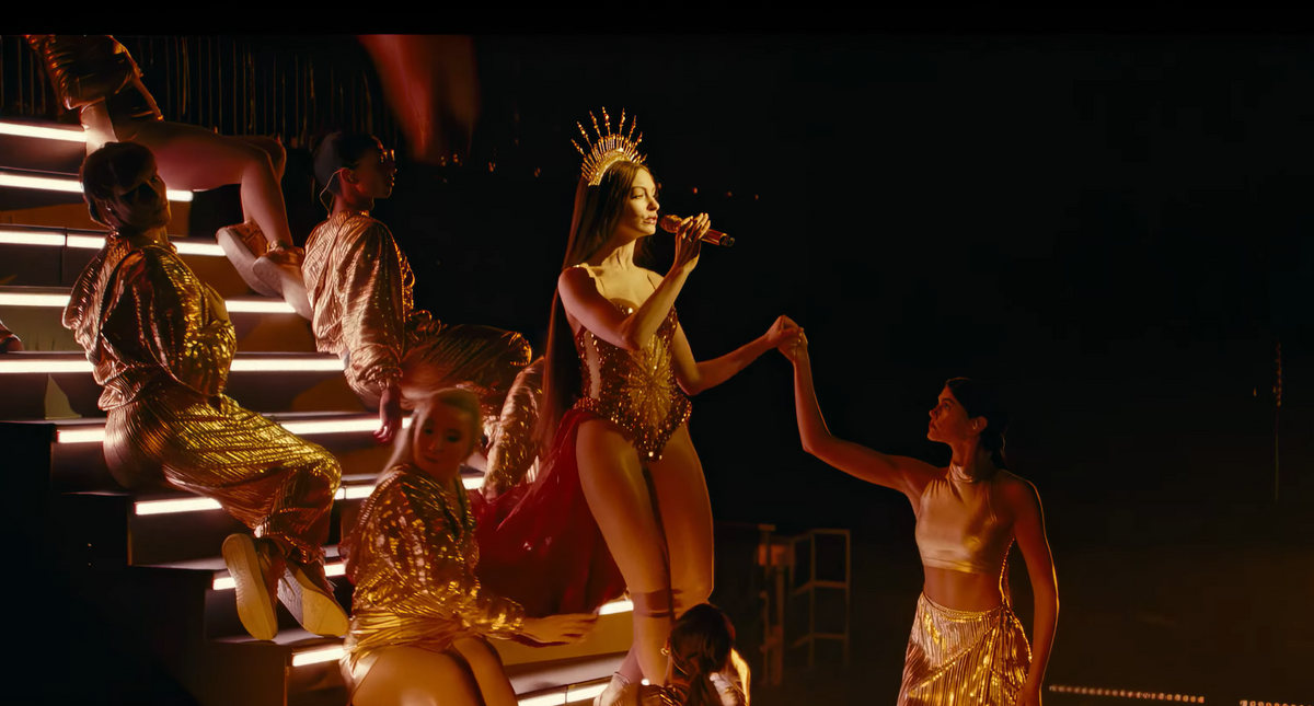 Anne Hathaway új filmjében, a Mother Maryben