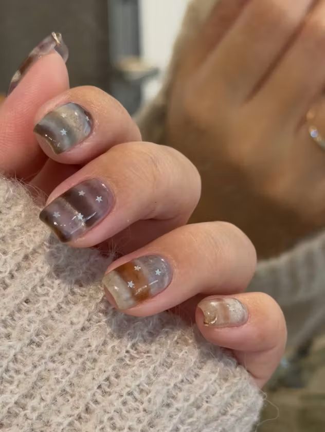 kötött pulóveres köröm