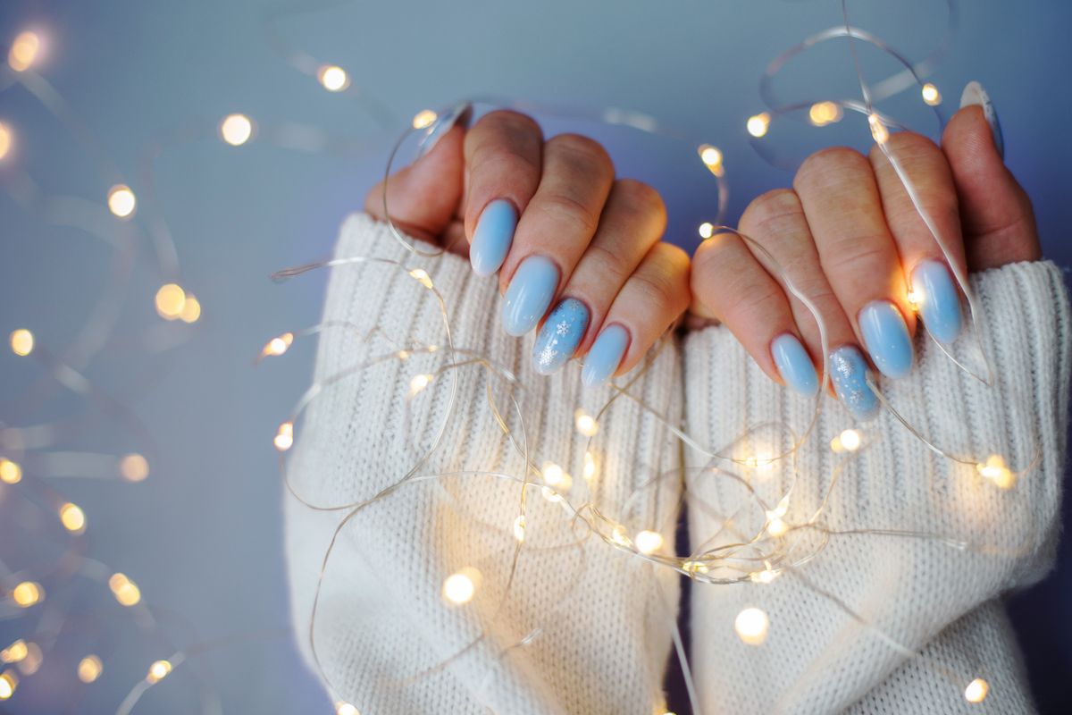 jeges téli körömtrendek 2026-ban