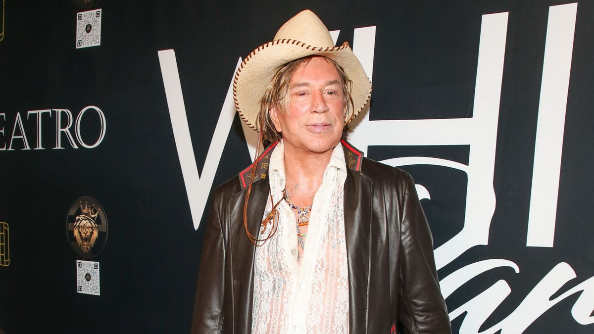 Mickey Rourke a rajongóktól kér pénzt, hogy a lakásában maradhasson