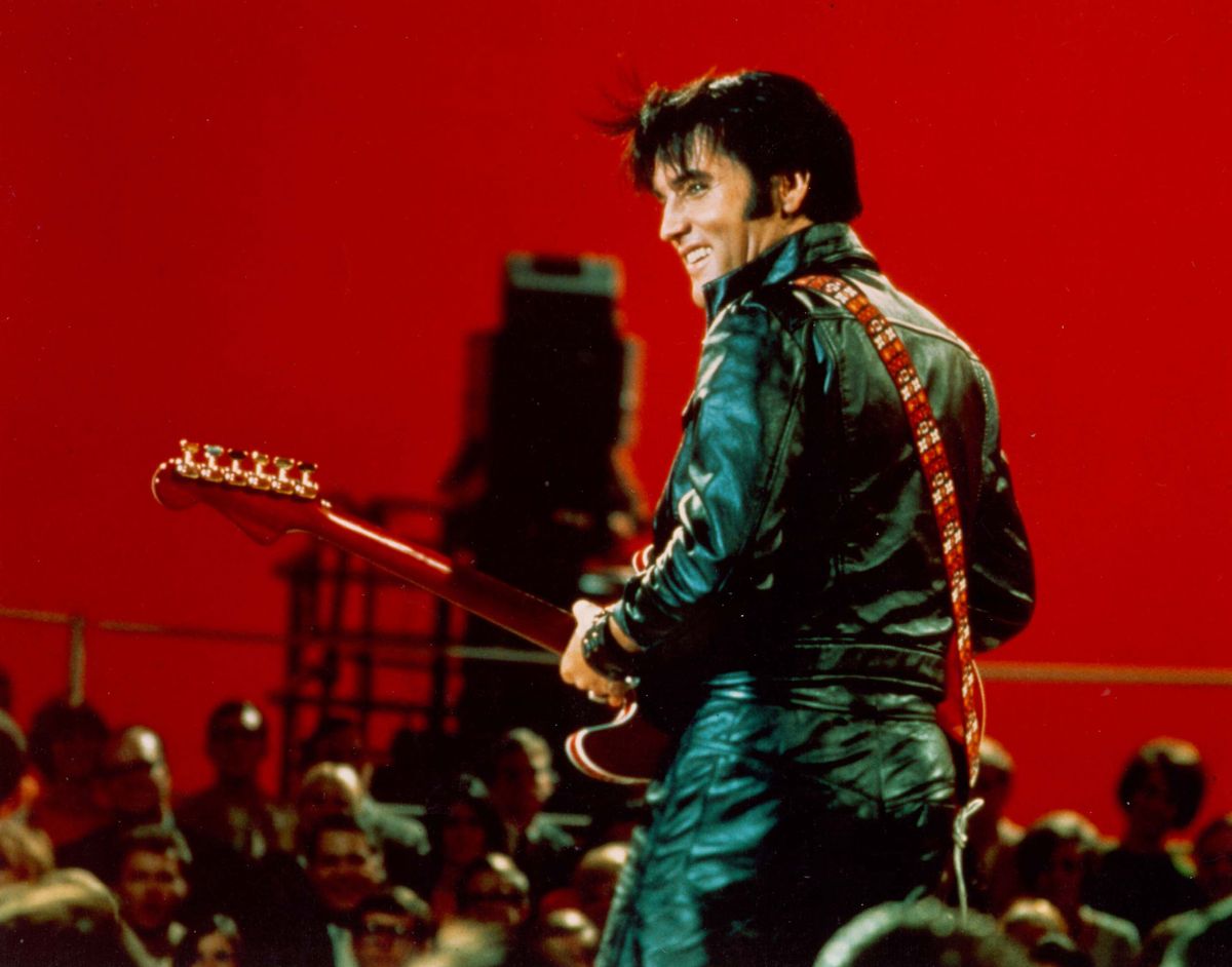 Elvis Presley telt házas koncerteket adott
