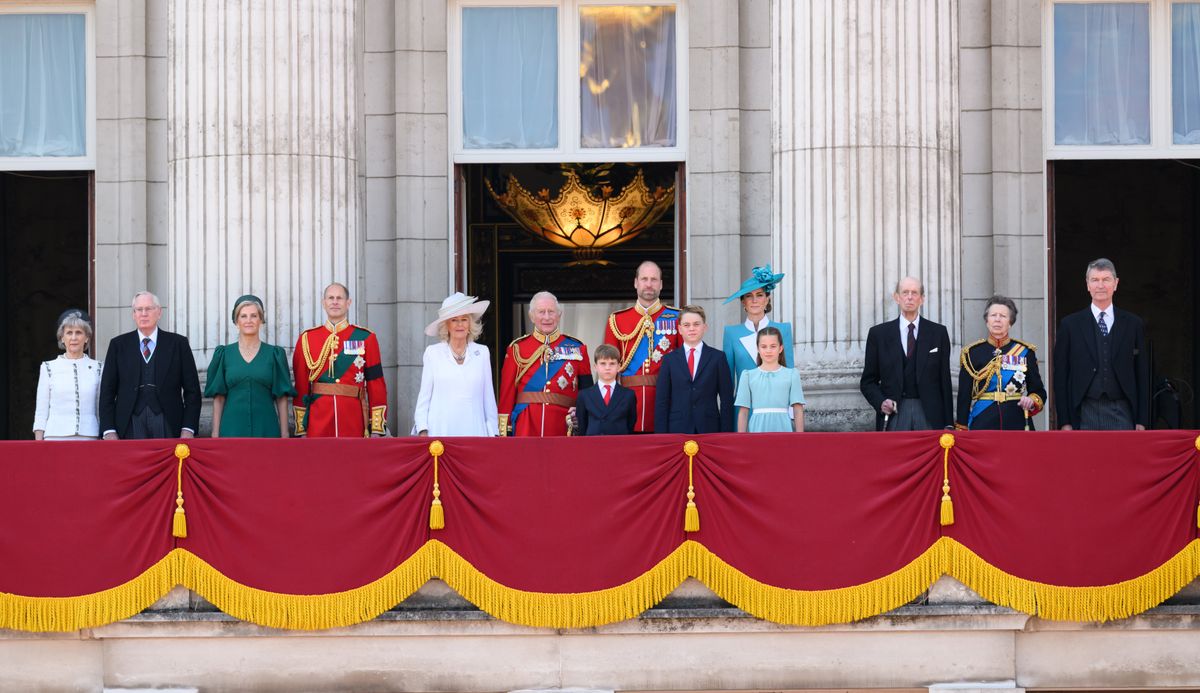 Brit királyi család csillagjegyek