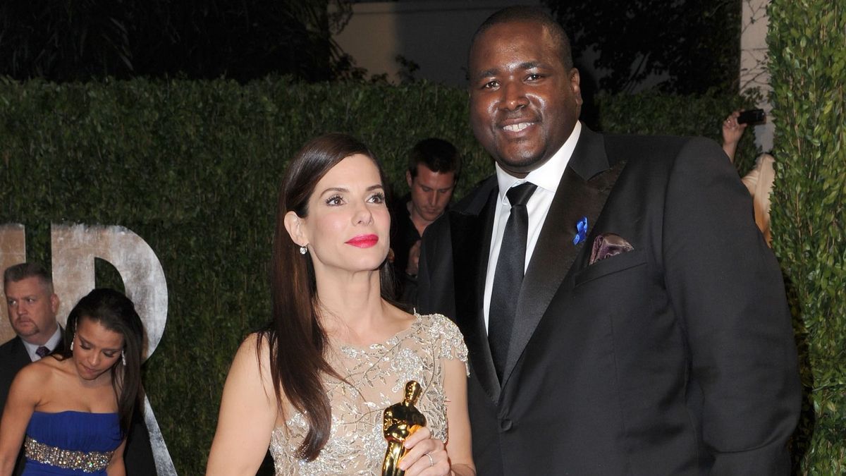 Sandra Bullock és Quinton Aaron A szív bajnokai című filmben szerepeltek együtt.