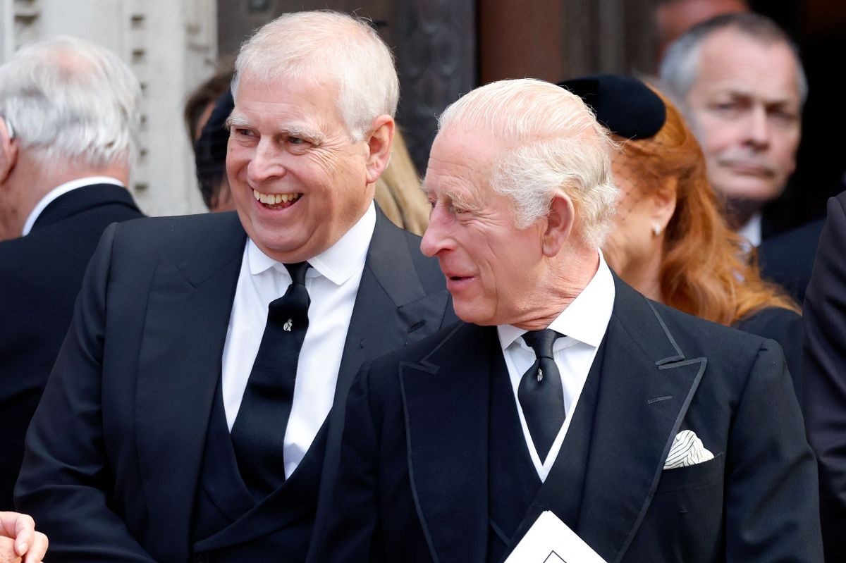 Károly király képtelen volt kilakoltatni testvérét, Vilmos megtette.