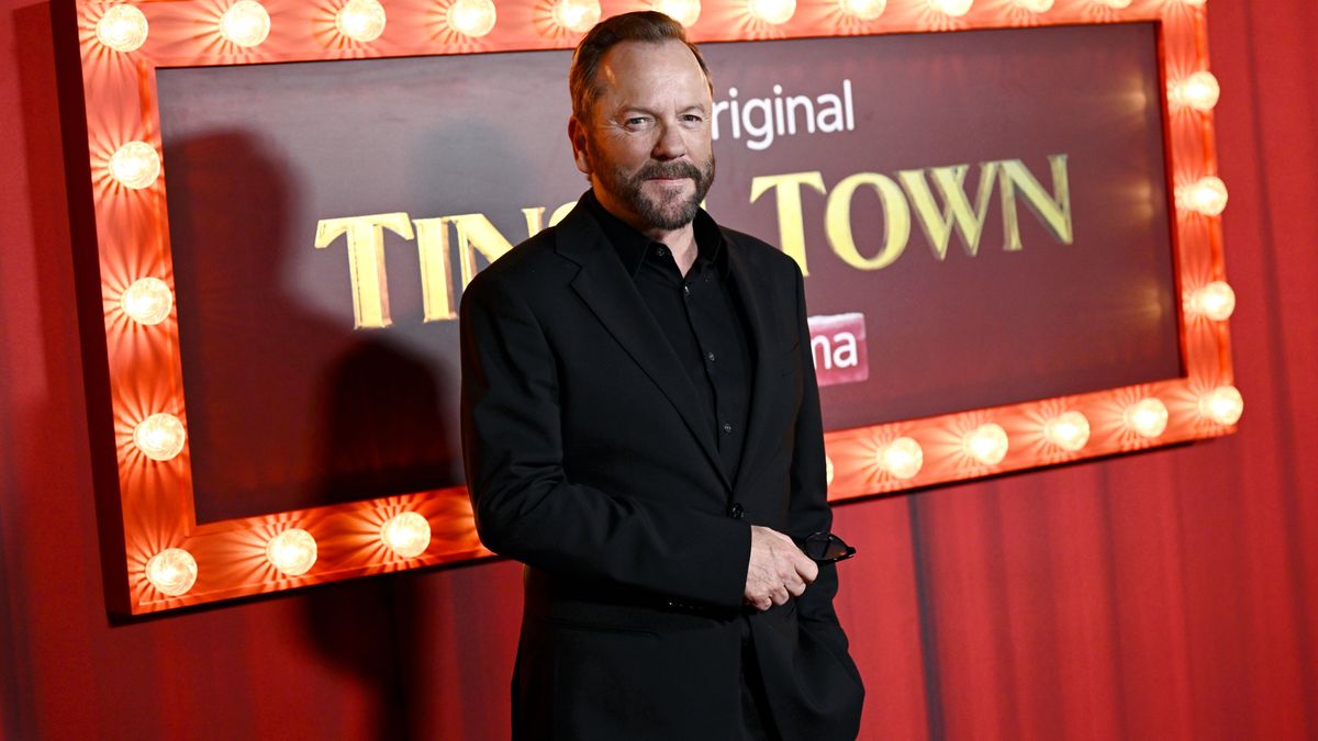 Kiefer Sutherland zenekara lemondta az összes amerikai fellépését