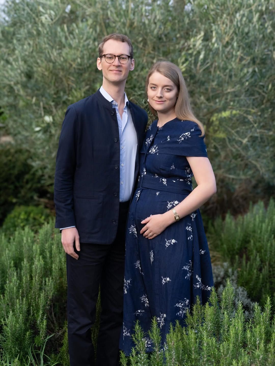 Újabb kisbaba érkezik a brit királyi családba, Károly király unokatestvére, Flora Vesterberg állapotos