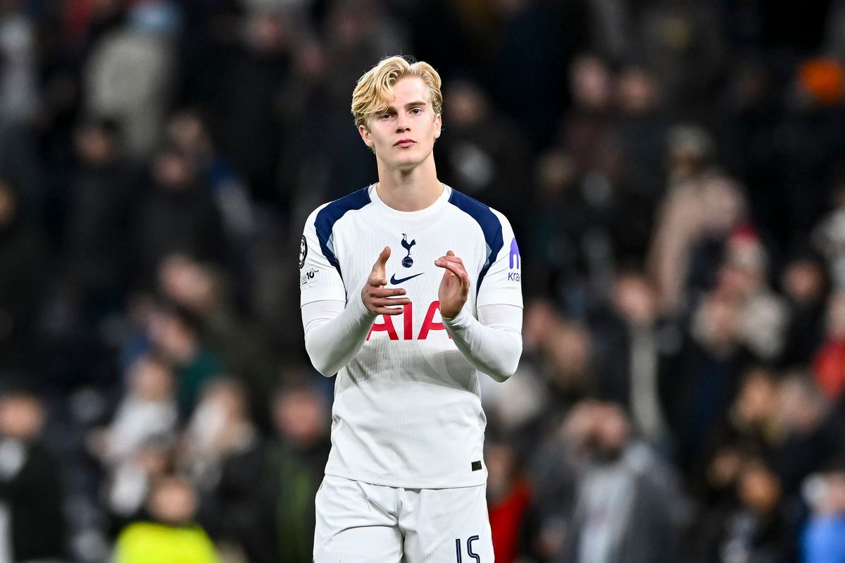 London, United Kingdom - December 9: Lucas Bergvall of Tottenham Hotspur celebrate after winning the UEFA Champions League 2025/26 League Phase MD6 match between Tottenham Hotspur and SK Slavia Praha at Tottenham Hotspur Stadium on December 9, 2025 in London, United Kingdom. (Photo by Vince Mignott/DeFodi Images/DeFodi via Getty Images)