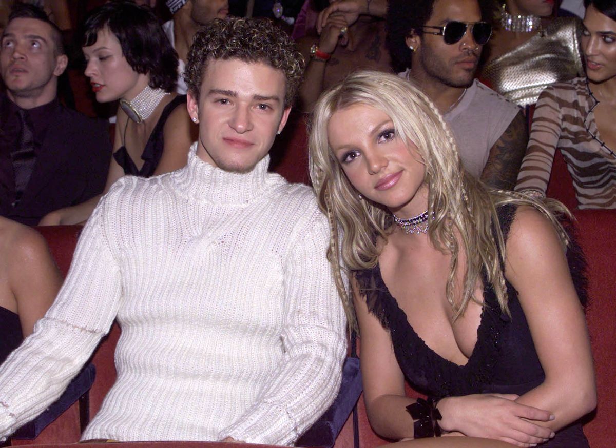 NEW YORK, NY - SEPTEMBER 7: Singers Justin Timberlake and Britney Spears at the MTV Music Video Awards held at Radio City Music Hall, New York, NY on September 7, 2000. Timberlake's band 'Nsync won awards for Best Pop Video and Viewer's Choice. (Photo by Dave Hogan/Getty Images)