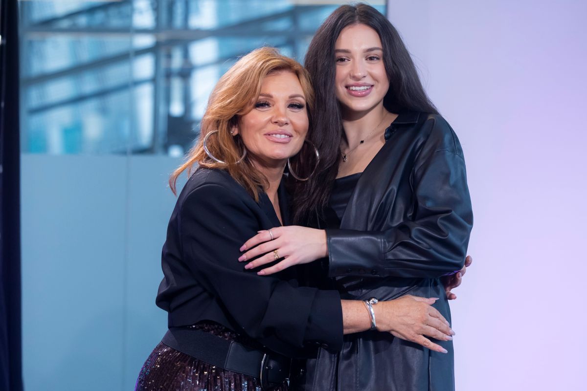 Liptai Claudia lánya, Gesztesi Panka először lép a színpadra egyedül. 