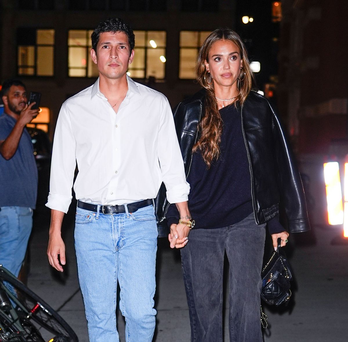 Danny Ramirez és Jessica Alba már a házasságra készülnek