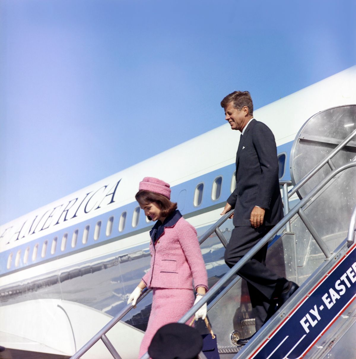 Jackie Kennedy rózsaszín kosztümje