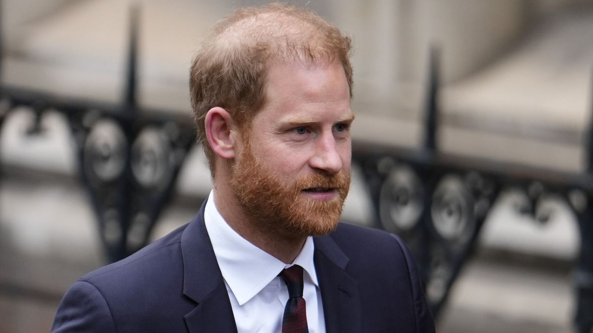 Harry herceg elsírta magát a bíróságon