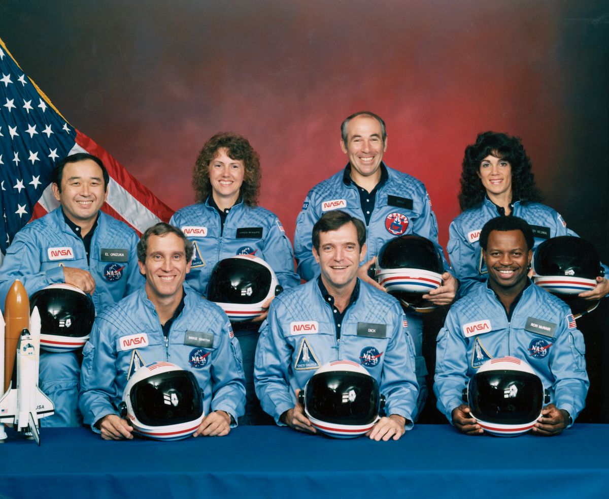 A Challenger-küldetés asztronautái: Michael J. Smith, Francis R. Scobee, Ronald E. McNair, Ellison S. Onizuka, Sharon Christa McAuliffe, Gregory Jarvis és Judith A. Resnik.