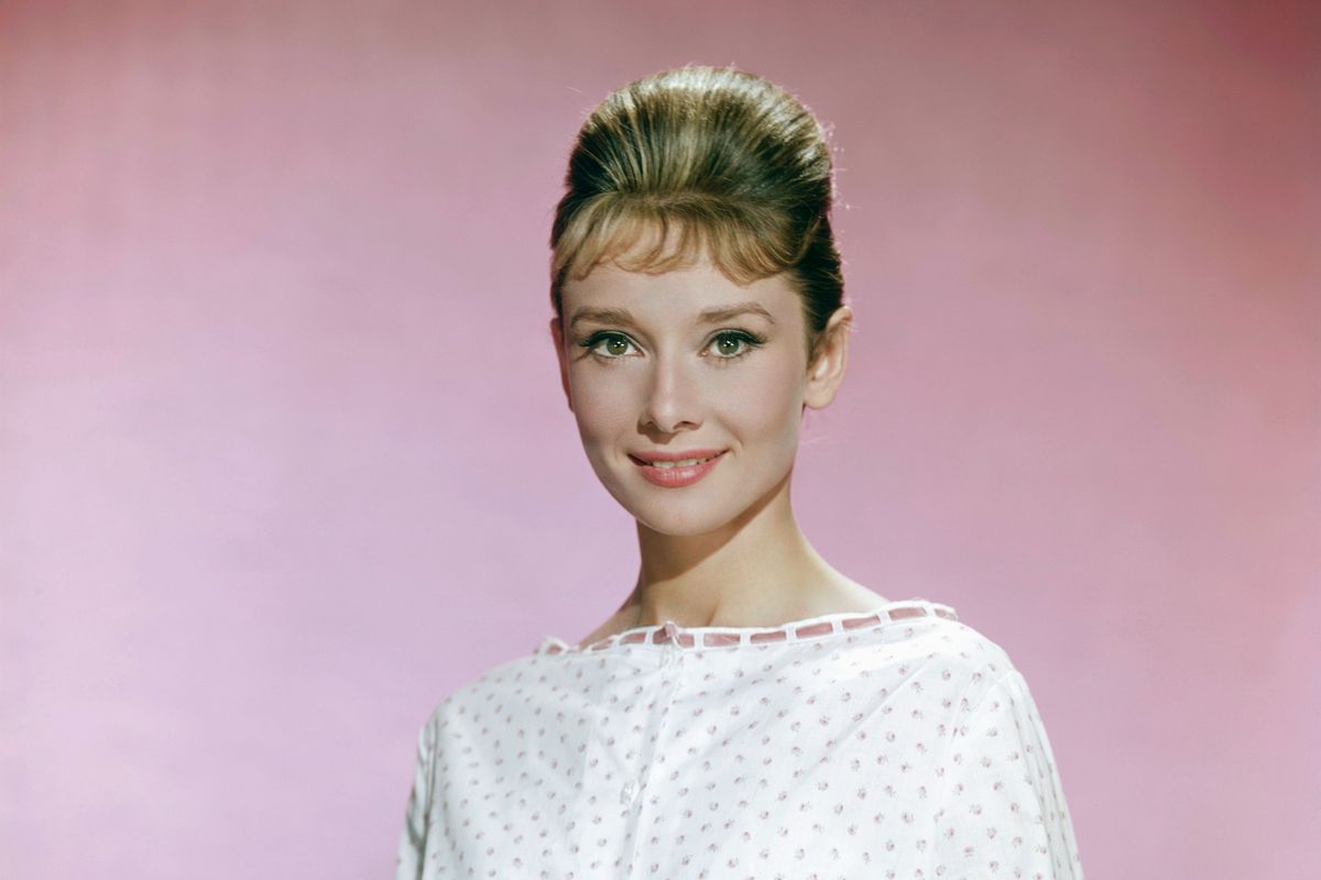 Audrey Hepburn kacérkodott a rózsaszínnel