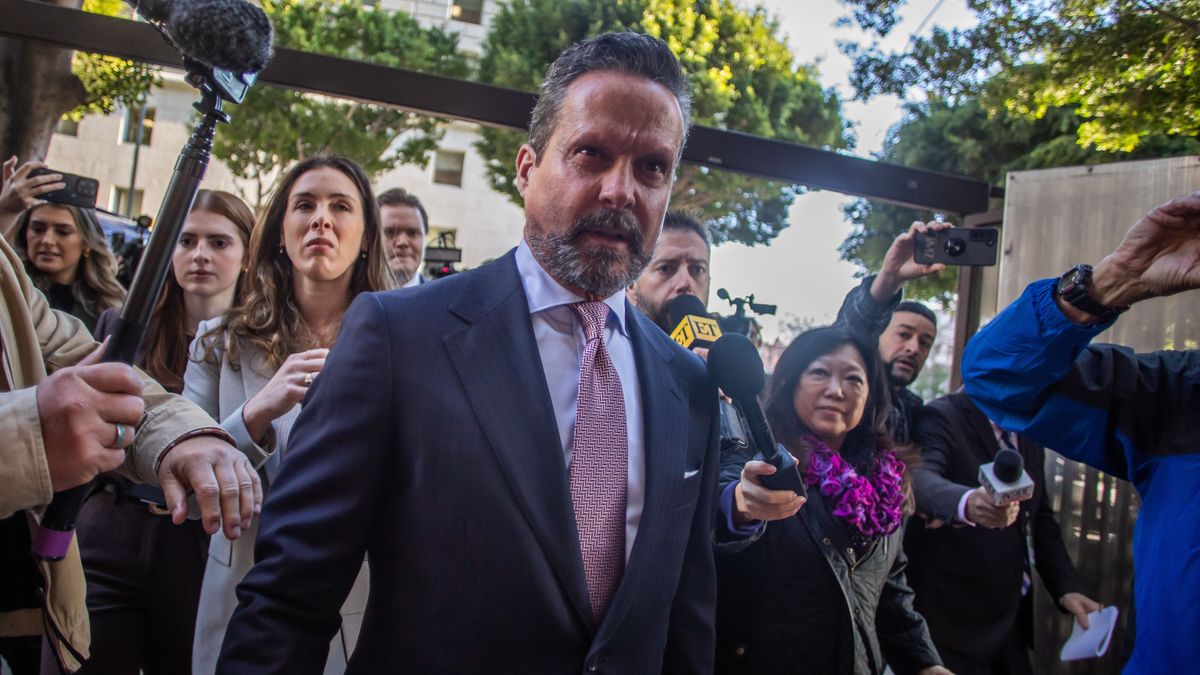 Rob Reiner fiának védője, Alan Jackson váratlanul visszaadta a gyilkos fiú jogi képviseletét